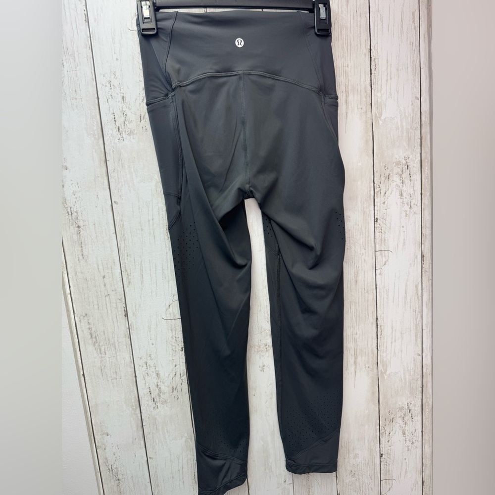 Lululemon Dark gray Perforated Leggings size 4 - Picture 5 of 12
